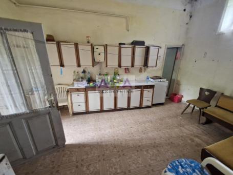Kruščić – Prizemna kuća 338m² na placu od 4.754m²