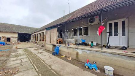 Sivac, Kuća sa velikim potencijalom, 584m2, Plac 2858m2