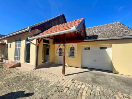 Gakovo – Dva dvorišna stana 257m²