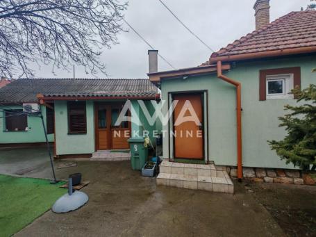 Sombor, Gornja Varoš – dve kuće na jednom placu, gas, garaža