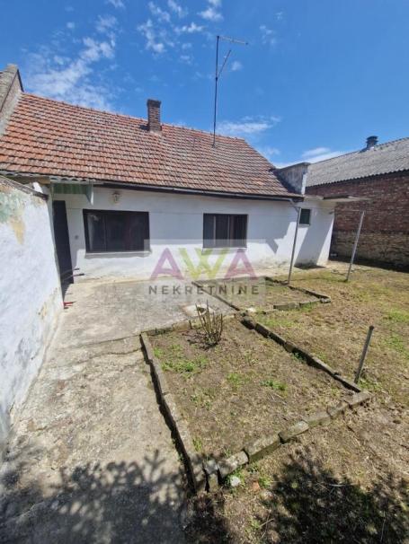Kuća u suvlasništvu – 90m², fizički podeljena na dva stana