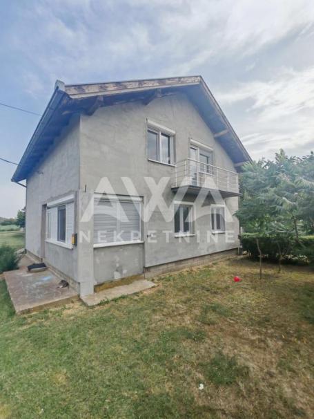 Predgrađe Sombora. Novija spratna kuća, veliki plac 1.1ha