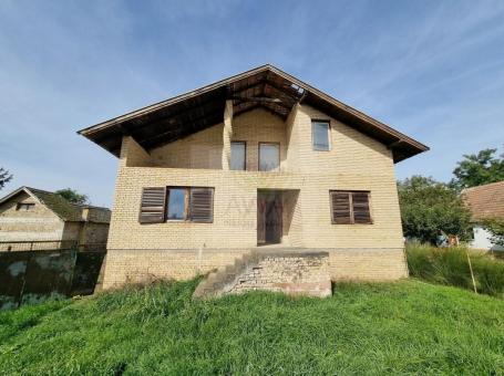 Svetozar Miletić. Spratna kuća 156m2, 8.7ar plac