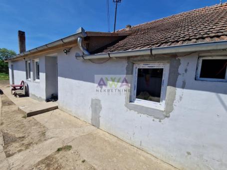 Stapar – Renovirana prizemna kuća 135m2 na placu 562m2