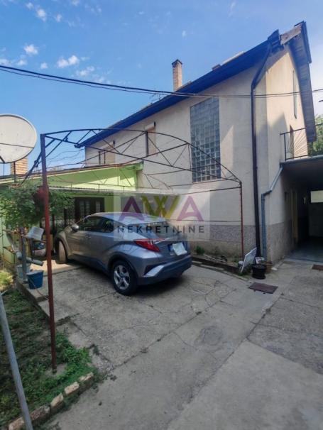 Sombor – Širi centar – Spratna kuća 206m2 sa garažom, zasebna parcela