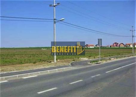Odličan plac od 698 ari u Ugrinovcima