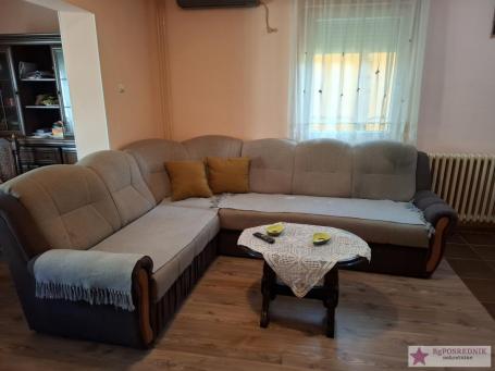 Surčin, Centar, Sremskih partizana, 226m2, 4.5a