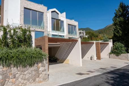 Premium Townhouse 312 m2 with Private Pool in Donja Lastva (K-3)