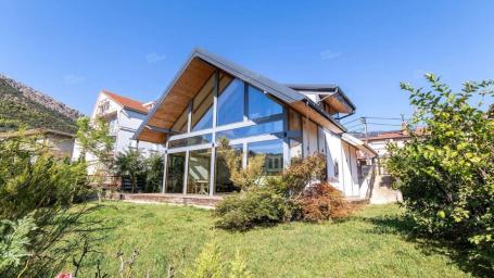 Spacious house with 3 bedrooms and panoramic sea view – Tivat