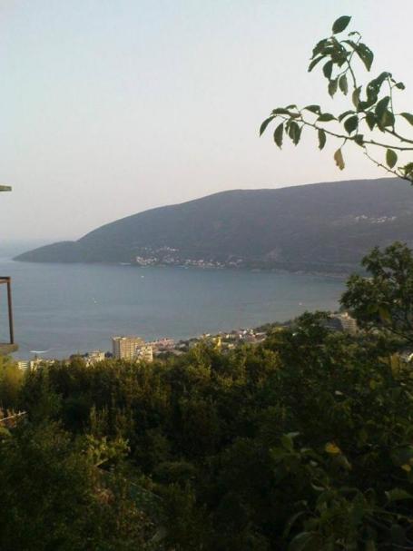 House with Large Plot and Sea View – Trebesin, Herceg Novi