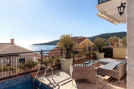 Exclusive villa for rent in Luštica Bay with sea view