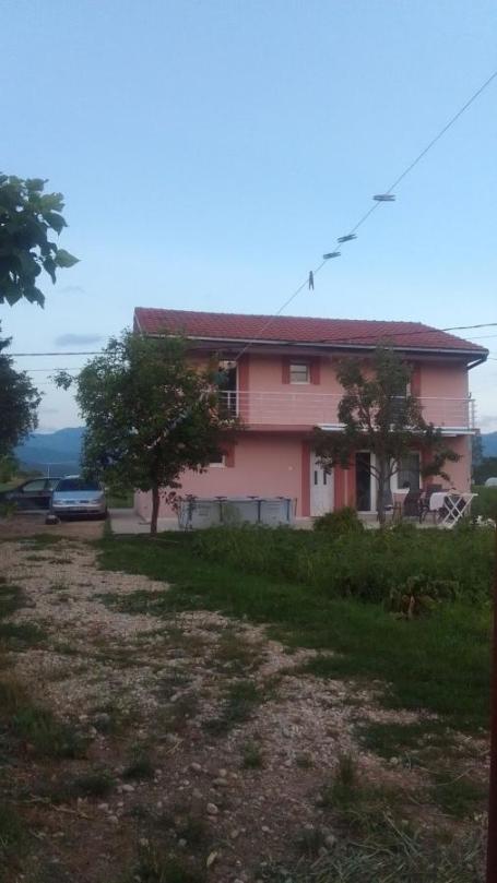 Two-Storey House of 140m2 for Sale in Miločani, Nikšić