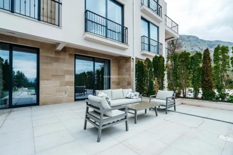 Modern Countryside Villa with Pool, 5 Bedrooms & Panoramic Views – Budva Riviera