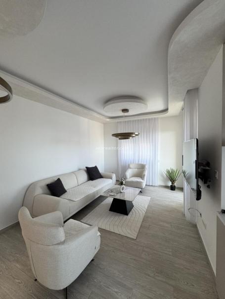 Zwei-Zimmer-Wohnung, 74 m², Bečići, Budva, 7. Stock