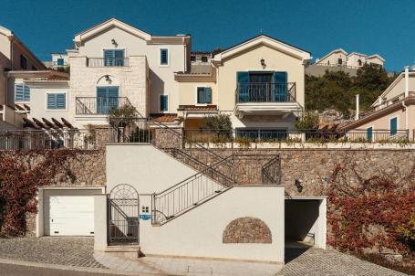 Luxury Townhouse in the bay of Luštica with a panoramic view of the sea