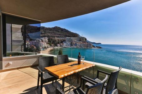 For long-term rental: apartments on the first line to the sea in Budva, Bečići. 