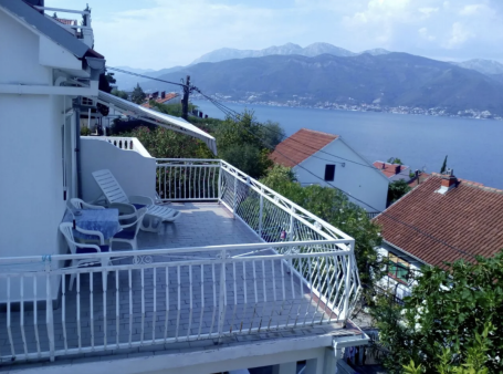 Family House for Sale 168m2, Krašići, 150m from the Sea, Panoramic Bay View