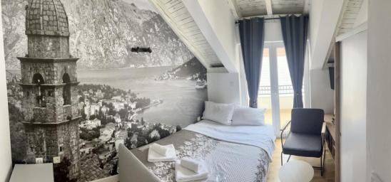 Sale, the guesthouse in Dobrota, Kotor