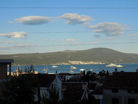 Family House with Sea View and Great Investment Potential – Tivat, Gornji Kalimanj
