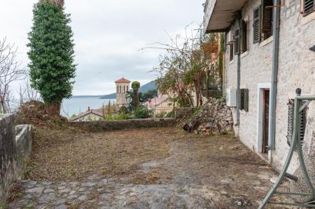 Geschäftsfläche in der Altstadt von Herceg Novi – Investitionsmöglichkeit