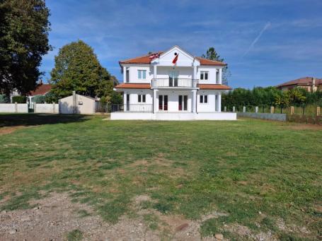 Exclusive family house for sale in Zabjelo