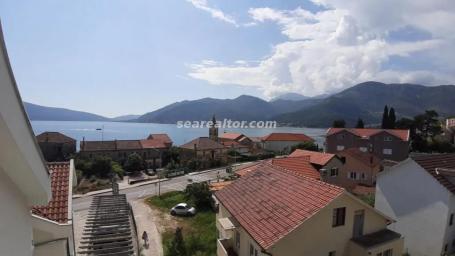 One-bedroom Apartment in the Attic with Sea View - Donja Lastva, Tivat
