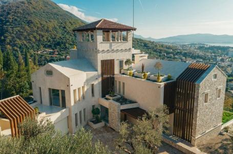 Magnificent villa with a panoramic view of the sea - Gornja Lastva, Tivat