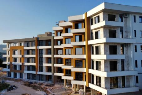 A one-room apartment under construction in Ulcinj is for sale