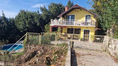 House for Sale in a Peaceful, Natural Setting – Ratiševina, Herceg Novi