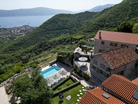 Exclusive stone complex with a panoramic view of the sea - Tivat