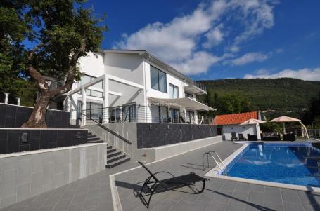 Luxury Villa with Pool, Guest Apartment & Additional Land – Tivat