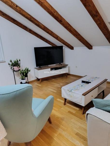 Moderne, gut ausgestattete Zwei-Zimmer-Wohnung zur Langzeitmiete – Tivat