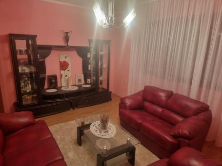 For sale: Two houses (one P+1 and one ground floor) with a total area of approx. 198 m²