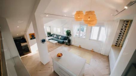 Penthouse in Tivat center with sea view