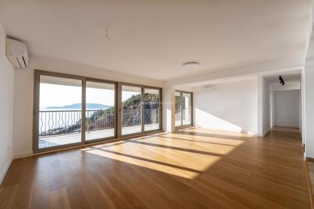 Penthouse 160 m2 with 3 bedrooms and panoramic sea view - Pržno