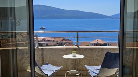 Spacious two-bedroom apartment 90m2 with sea view - Donja Lastva, Tivat