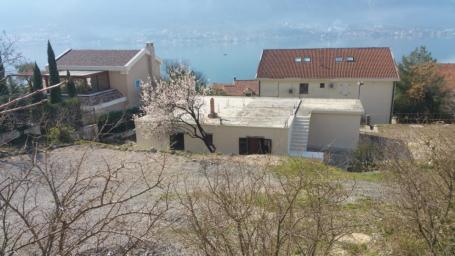 Building plot with excellent view in Dobrota near the sea