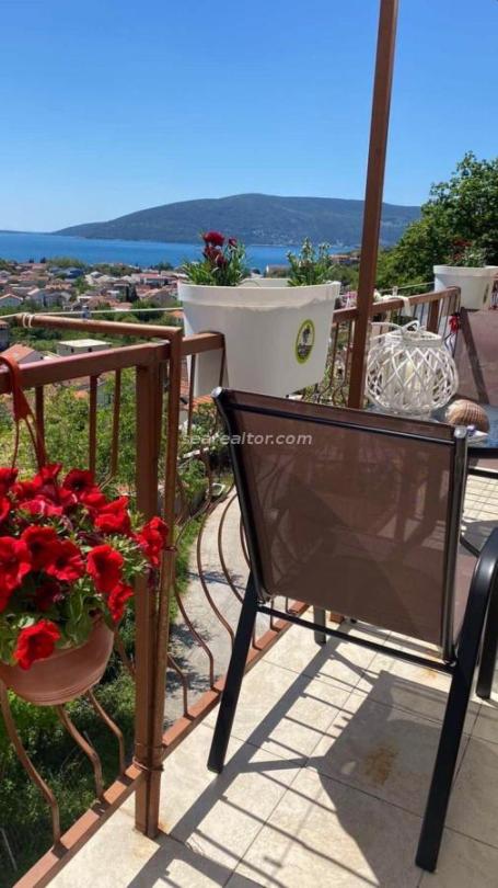 House for Rent 6 Rooms - Zelenika, Herceg Novi - Long Term Rent