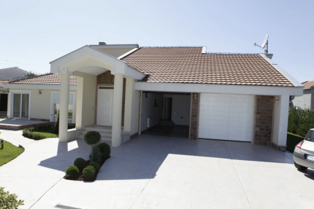 Villa for sale - Podgorica, Donja Gorica