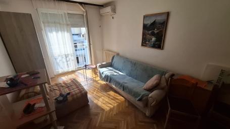 Jednoiposoban namešten stan 36m Bulevar oslobođenja