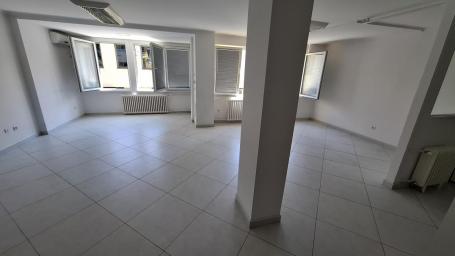 Dvosoban prazan stan za kancelarije