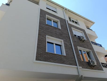 Dvosoban 41m Novi Sad, preko puta NS Sajma novo sa parkingom -useljivo