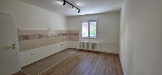 Jednoiposoban stan 37m renoviran Bul. Kralja Petra I