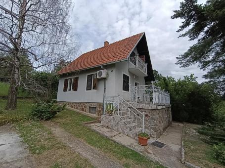 Vikend kuća 180m Su+Pr+Pk Fruška gora- Popovica plac 1000m