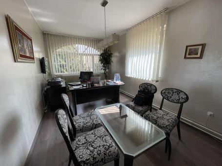 Poslovni prostor 120m za kancelarije J. Hranilovića IZDAJE SE