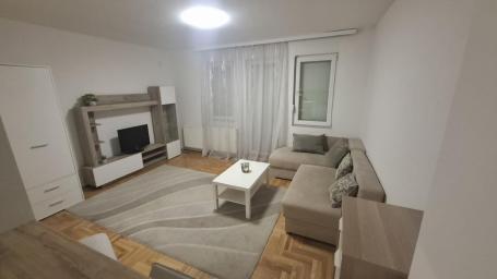 Garsonjera 29m Podbara