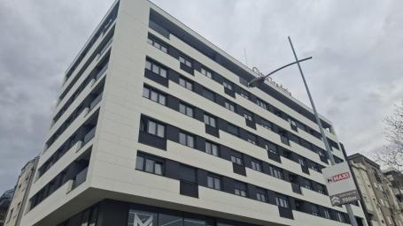 Četvorosoban LUX stan 80m Bulevar evrope