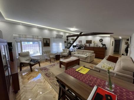 Trosoban stan 95m Centar Laze Kostića