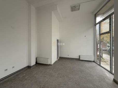 Poslovni prostor, 25m2, Centar
