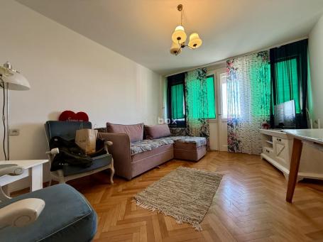 Trosoban stan, 75m2, Dragiše Cvetkovića